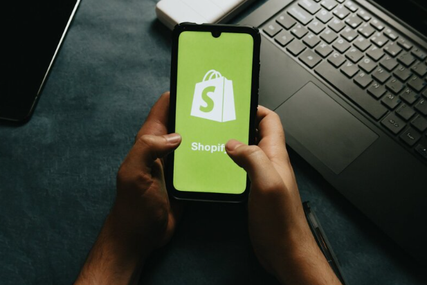 Shopify has its standout features for users on smartphones and tablets
 | Ven Agency